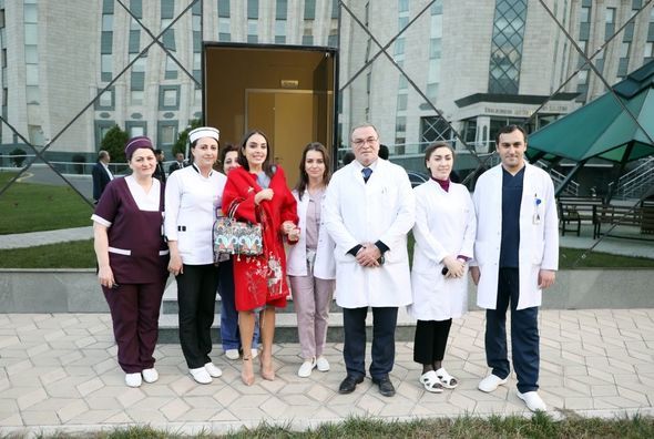 Leyla Əliyeva Onkologiya Mərkəzinin Uşaq Klinikasında -     FOTOLAR