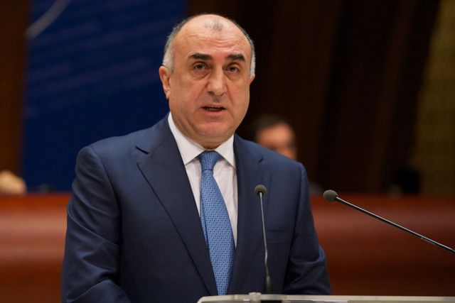 "Elmar Məmmədyarov səbrsizliklə övladları ilə erməni musiqisinə rəqs edəcəyi günü gözləyir" -       Fəzail Ağamalı