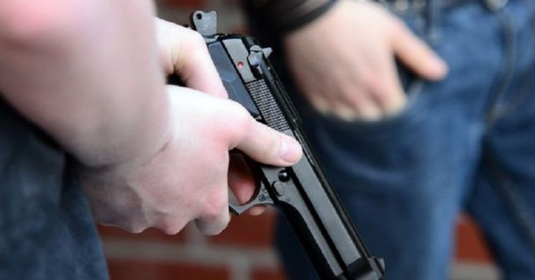 Məşhur iş adamı əvvəl qızını öldürdü, sonra intihar etdi
