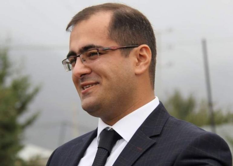 Deputat köməkçisi namizədliyini irəli sürdü