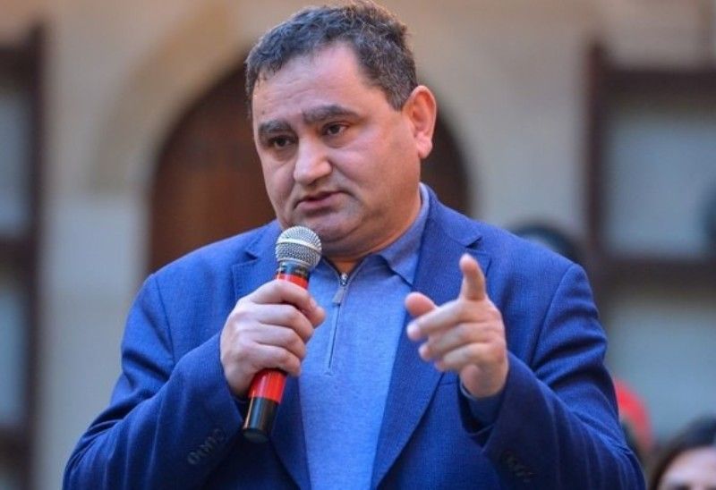 “Təəssüf ki, Təhsil Nazirliyinin istəyinə uyğun açıqlama verilib...” -     Etibar Əliyev