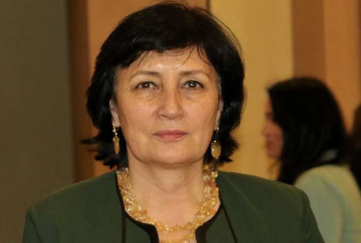 Milli Məclisin deputatı ağladı