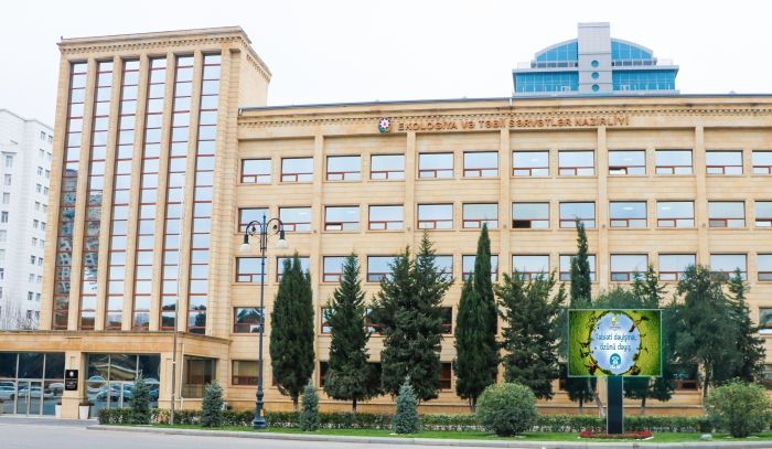 Ayı, canavar və meymunu qəfəsdə saxlayan restoran sahibi cəzalandırıldı