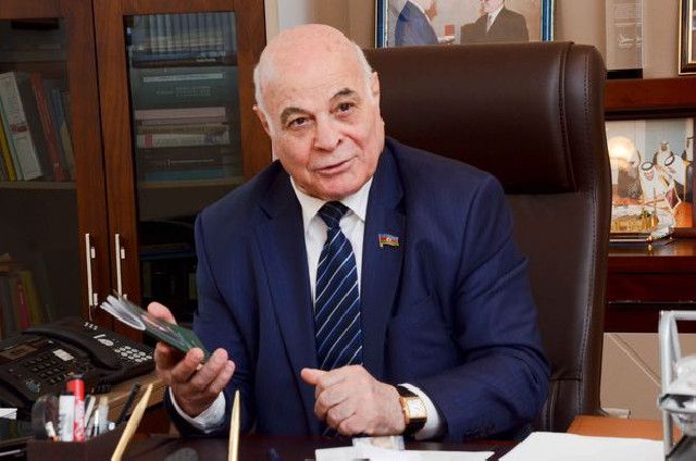 Ağacan Abıyev: “Bəzi deputatlar cümlələri düzgün qura bilmirlər”