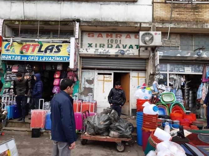 Bakının 8-ci kilometr bazarında   REYD