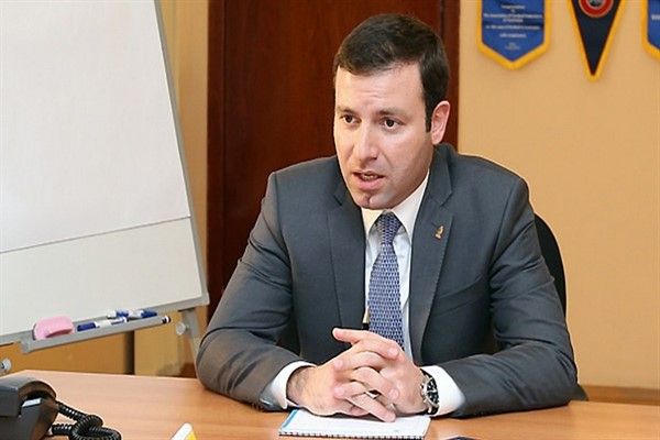 “Tərəfdarlar Pub-larda, restoranlarda pivə içərək rahat istirahət edəcəklər” -     Elxan Məmmədov