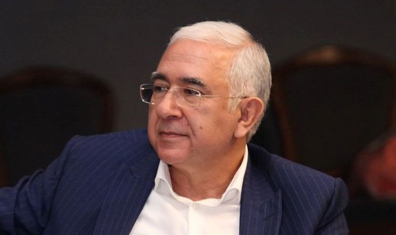 Adil İsmayılov: “Surət Hüseynovdan qəhrəman düzəltməyə ehtiyac yoxdur”