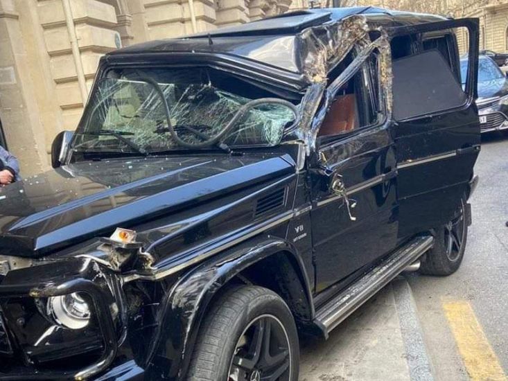 Bakıda "Gelandewagen" qəza törətdi:     "Gör, indi qaqan nağarajax"