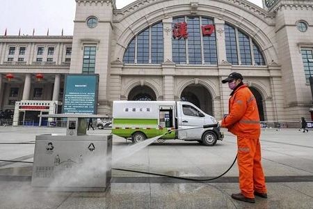 İlk koronaviruslu xəstəsini sağaldan həkim danışdı
