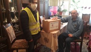 Qaradağ RİH-in aztəminatlı və yaşlı insanlara sovqat paylaması davam edir — foto 4