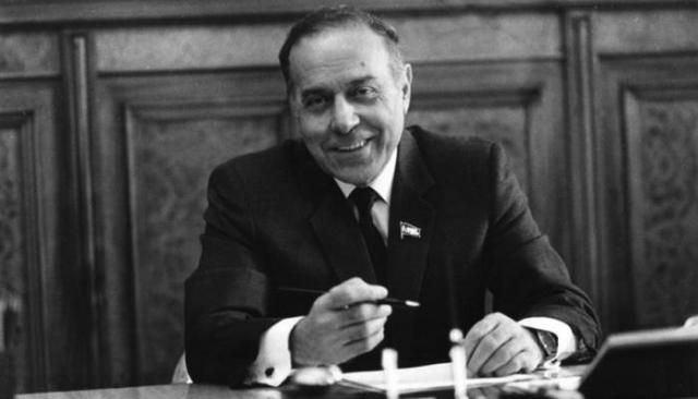 Heydər Əliyev haqqında heç kəsin bilmədiyi bir fakt:       Tərcüməçisi açıqladı - FOTO