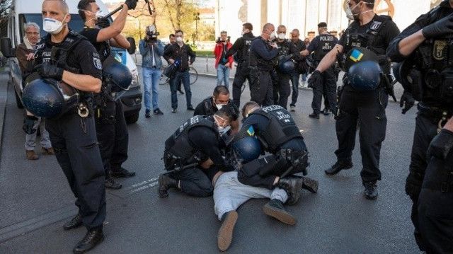 Karantin tədbirlərinə qarşı etiraz aksiyası keçirildi