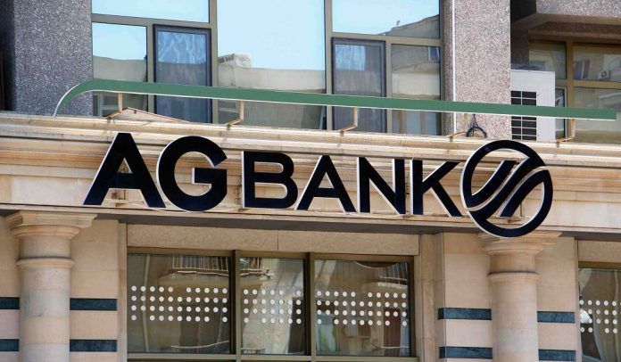 "Ag Bank"ın əməkdaşları ayağa qalxdı -     AKSİYA