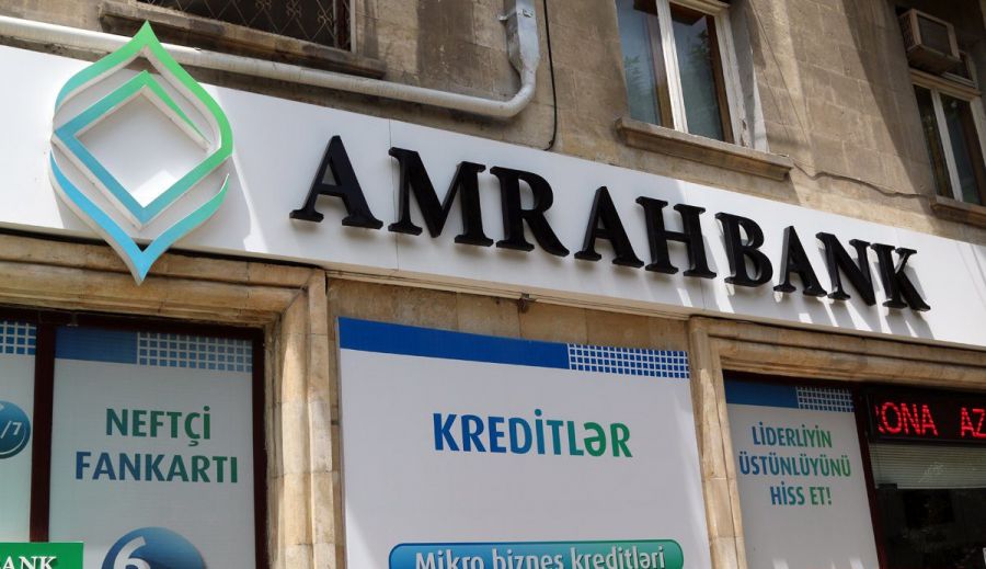 Elman Rüstəmov “Amrah Bank”ın işçilərinin maaş problemindən danışdı