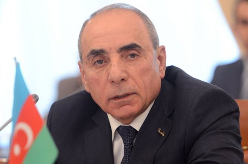 Yaqub Eyyubovun oğlunun Kanadada Ontario gölü sahilindəki meşəlikdə tikdirdiyi villanın fotoları yayıldı
