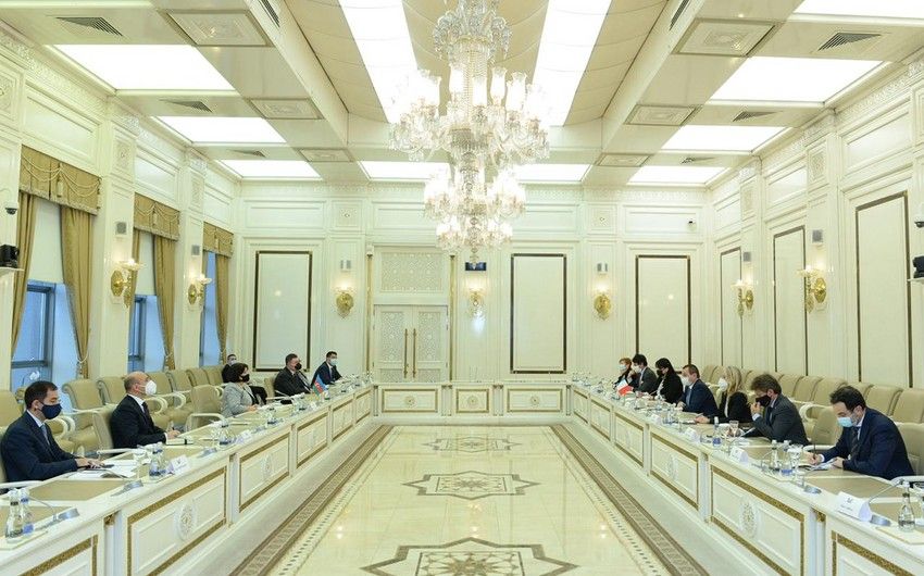 Sahibə Qafarova italiyalı deputatlarla görüşdü