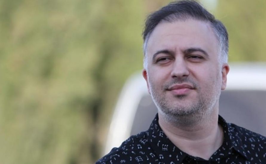 “Hansı müğənni qapınızı döyüb, balalarınıza 1 kiloqram ərzaq verdi?”