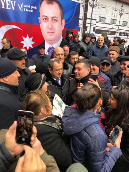 Adil Əliyevin seçicilərlə görüşündə izdiham yaşandı –         VİDEO - FOTO