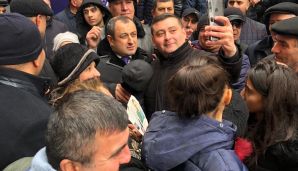 Adil Əliyevin seçicilərlə görüşündə izdiham yaşandı –         VİDEO - FOTO — foto 3