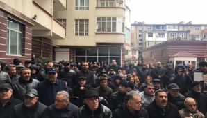 Adil Əliyevin seçicilərlə görüşündə izdiham yaşandı –         VİDEO - FOTO — foto 9