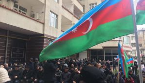 Adil Əliyevin seçicilərlə görüşündə izdiham yaşandı –         VİDEO - FOTO — foto 10