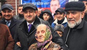 Adil Əliyevin seçicilərlə görüşündə izdiham yaşandı –         VİDEO - FOTO — foto 19