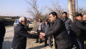 Ayaz Qocamanov daha bir şəhid ailəsini ziyarət etdi -     Görüşlər davam edir – FOTOLAR — foto 10