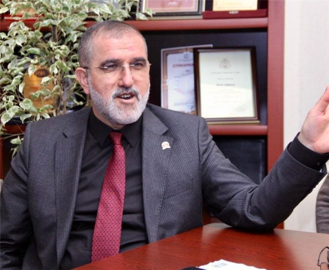 “İqbal Ağazadə deyir ki, prezident olarsa, kişinin kişi ilə evlənməsinə icazə verəcək” -       Rauf Arifoğlu