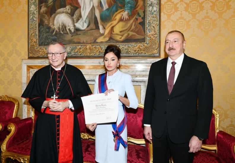 Mehriban Əliyeva Papa Cəngavər Ordeninin ən ali dərəcəsinə layiq görüldü -     FOTOLAR