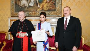 Mehriban Əliyeva Papa Cəngavər Ordeninin ən ali dərəcəsinə layiq görüldü -     FOTOLAR — foto 1