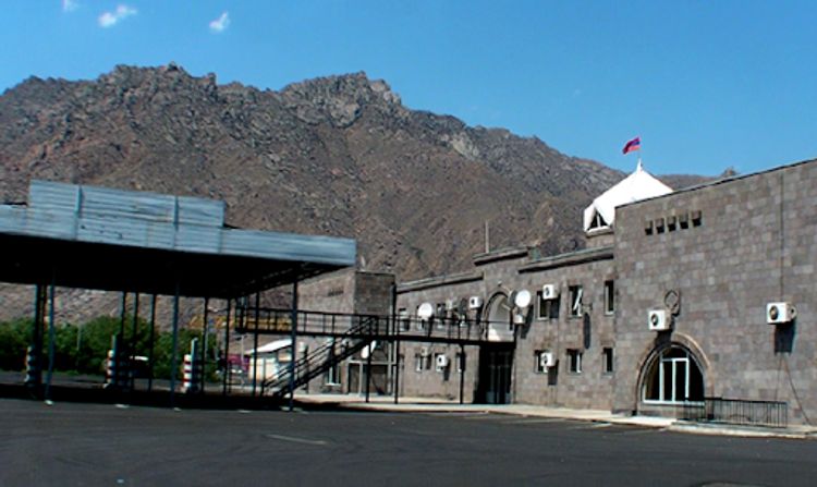 Ermənistan da sərhədi bağladı