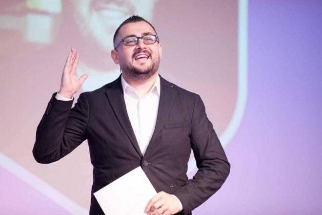 Müğənni: “Şou-biznesə ər tapmağa gəlirlər”