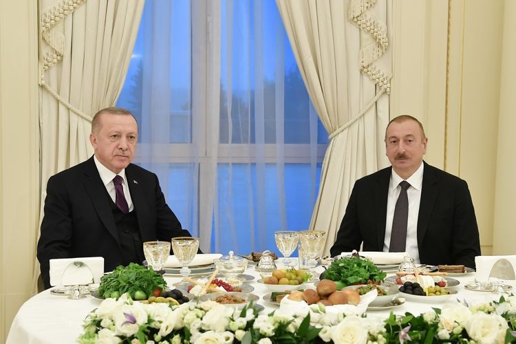 İlham Əliyev Ərdoğanın şərəfinə ziyafət verdi