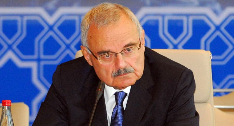 İlham Əliyev Artur Rasi-zadəyə ordenini təqdim etdi