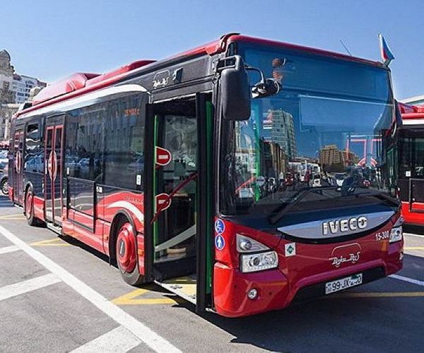 Bakıda avtobus sürücüsü ilə sərnişin arasında insident -     ANBAAN VİDEO