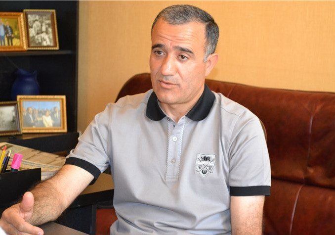 Elçibəyin köməkçisi biznesmenlə rəqib oldu