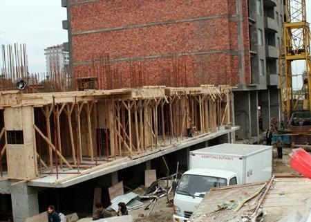 Bakıda bina inşa edən məşhur iş adamına "stop" qoyuldu