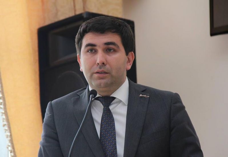 Deputat: “İnternetdən nəzarətsiz istifadə edildiyi təqdirdə insanlığın məhvinə gətirib çıxara bilər”