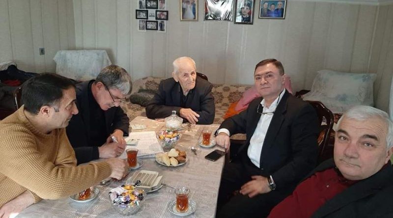Deputat üçün imzanı idarə rəisi topladı