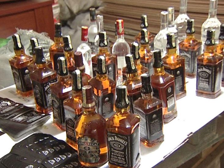 Bakıda həbsdən çıxmış şəxs viski oğurladı və yenidən     SAXLANILDI