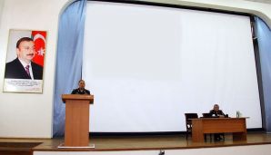 Müdafiə nazirinin müavini müşavirə keçirdi — foto 1