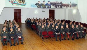 Müdafiə nazirinin müavini müşavirə keçirdi — foto 2