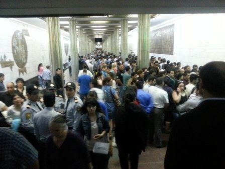 Bakı metrosunda nasazlıq:     sərnişinlər düşürüldü