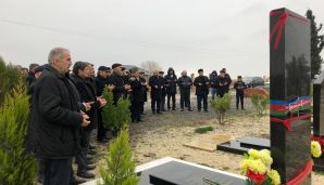 Fəzail Ağamalı təşviqat kampaniyasına aprel şəhidinin evindən başladı -   FOTOLAR — foto 2