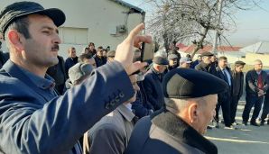 Tahir Kərimli təşviqata şəhidin evini ziyarətlə başladı — foto 4