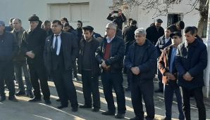 Tahir Kərimli təşviqata şəhidin evini ziyarətlə başladı — foto 7