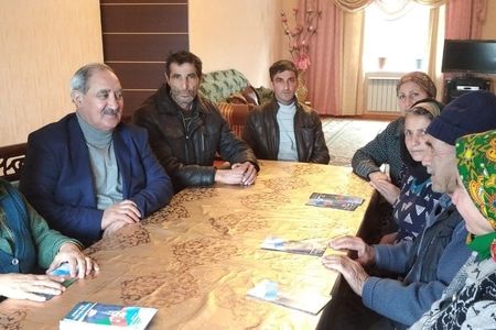 Fəzail Ağamalı şəhid ailələri ilə görüşdü -     FOTO