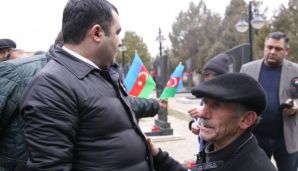 Deputatlığa namizəd Şəhidlər Xiyabanını ziyarət etdi -     FOTOLAR — foto 15