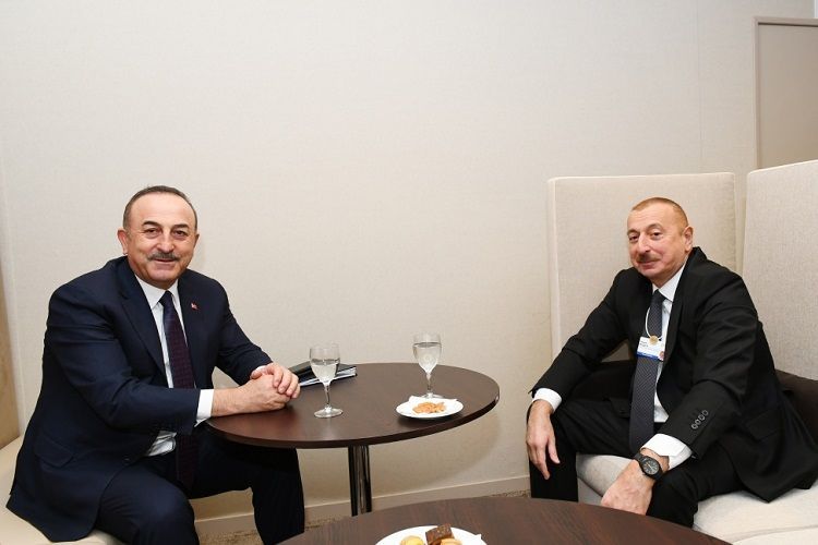 İlham Əliyev Davosda Mövlud Çavuşoğlu ilə görüşdü