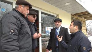 Lerikdən deputatlığa namizəd Fərid Şahbazlı qapı-qapı seçicilərlə görüşür -     FOTOLAR — foto 11
